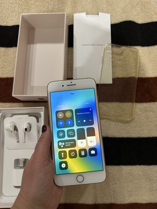 Мобільний телефон iPhone 8 Plus 64Gb