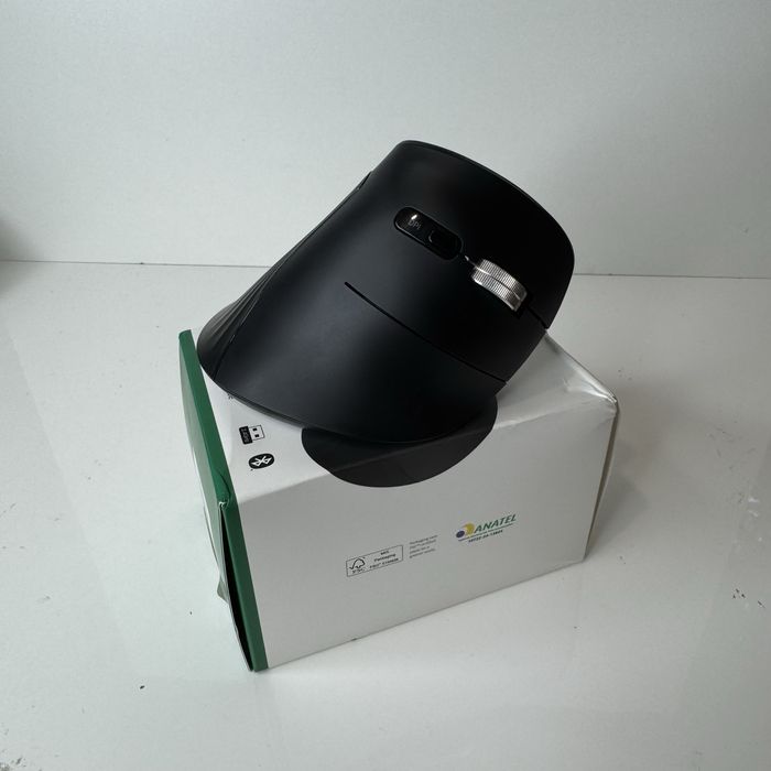 Беспроводная вертикальная мышь UGREEN MU008