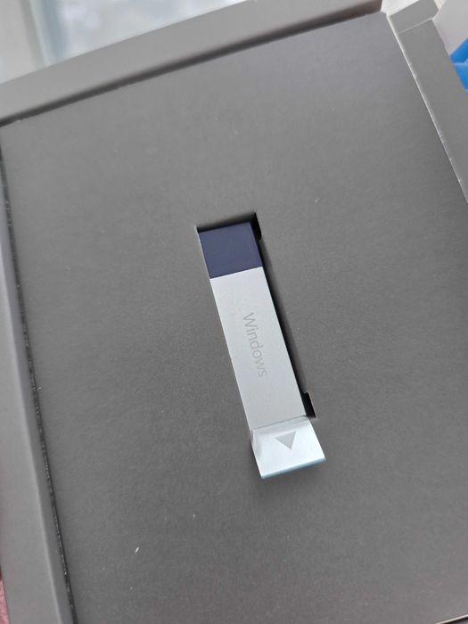 • UA Windows 11 Pro • УКР Виндовс 11 Про BOX Боксова Коробка Лицензия