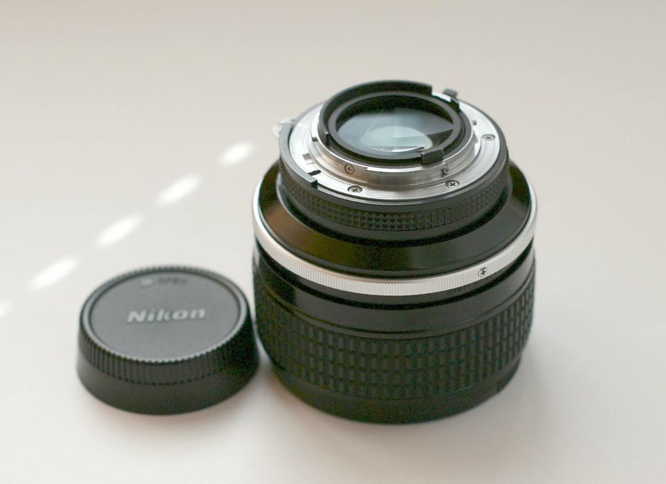 Nikkor 85 мм 1:1,4 Ai-s