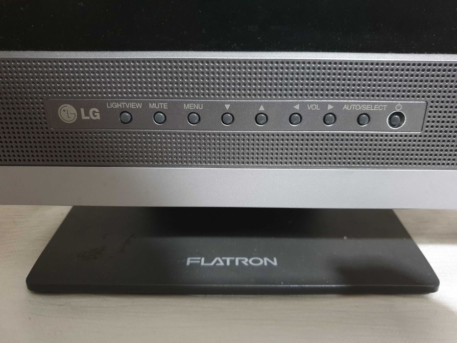 LG Monitor - FLATRON L1510M - 15'' - In Good Condition64552538532993121