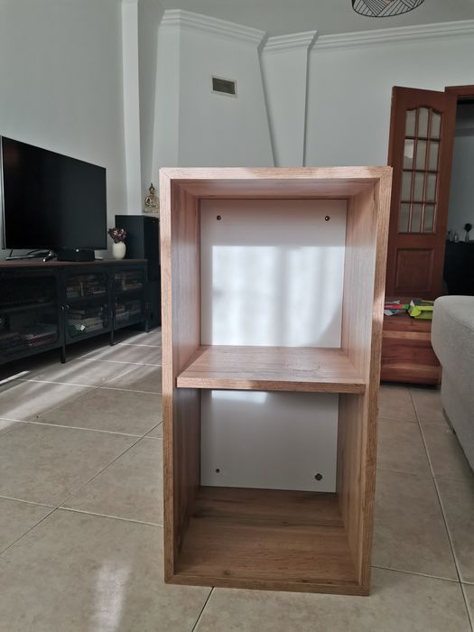 Móvel / estante de parede