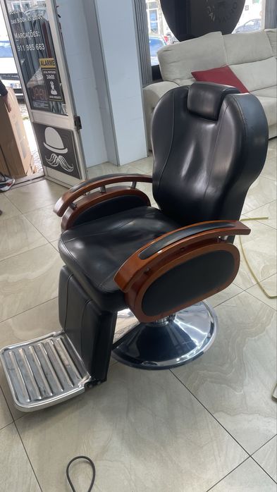 Duas Cadeiras de Barbeiro