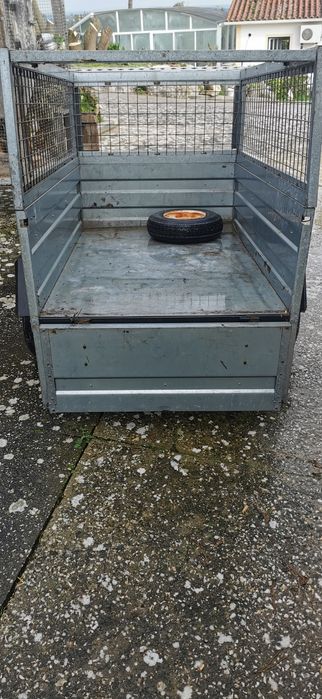 Reboque para transporte de animais