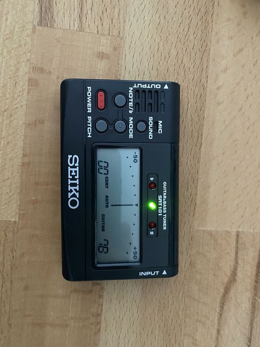 Afinador da Seiko para guitarra e Baixo