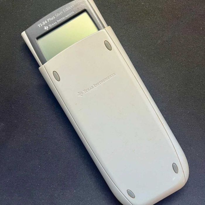 Calculadora Gráfica Texas Instruments TI-84 Plus Silver Edition + Acessórios