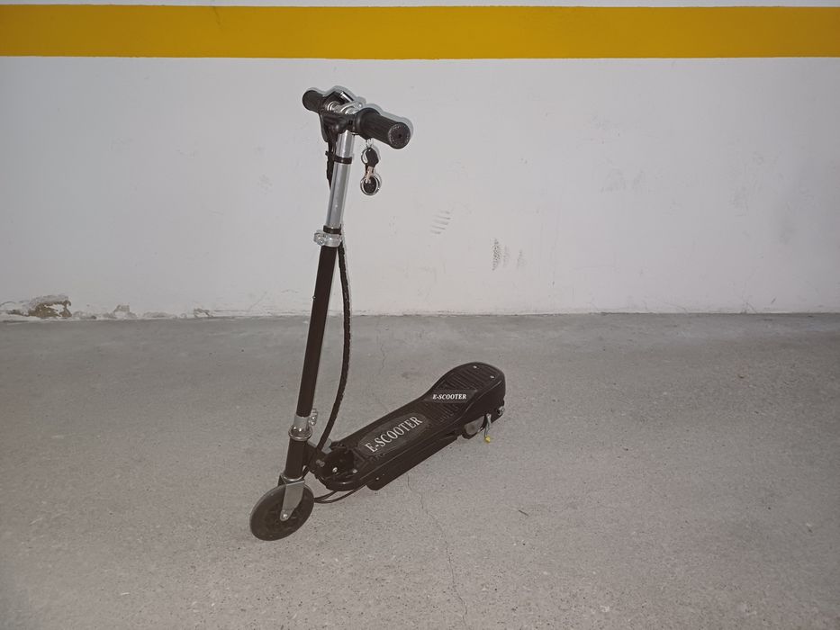 Trotinete elétrica criança