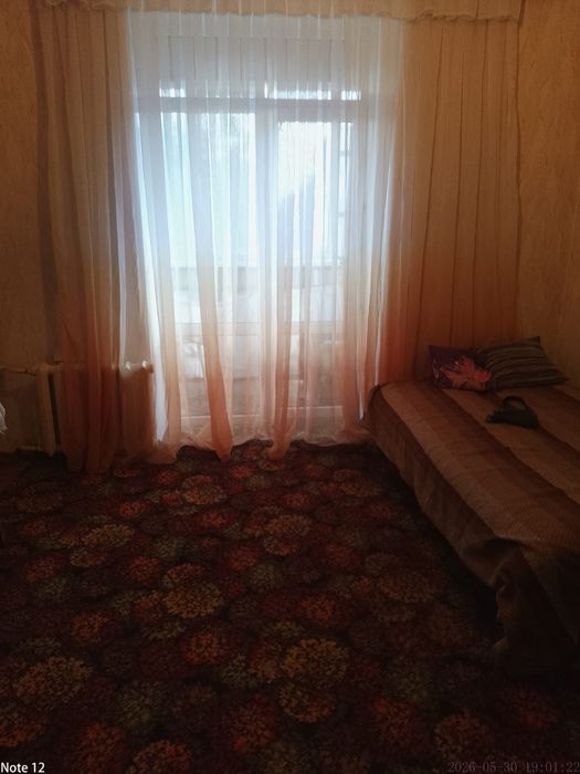 Сдам 2 КВ.по пр.Соборный (ост.пл.Запорожская)2/4.10000грн