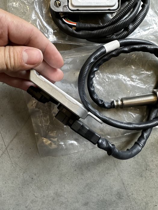 Датчик нокс оксидов азота NOX мерседес  новий