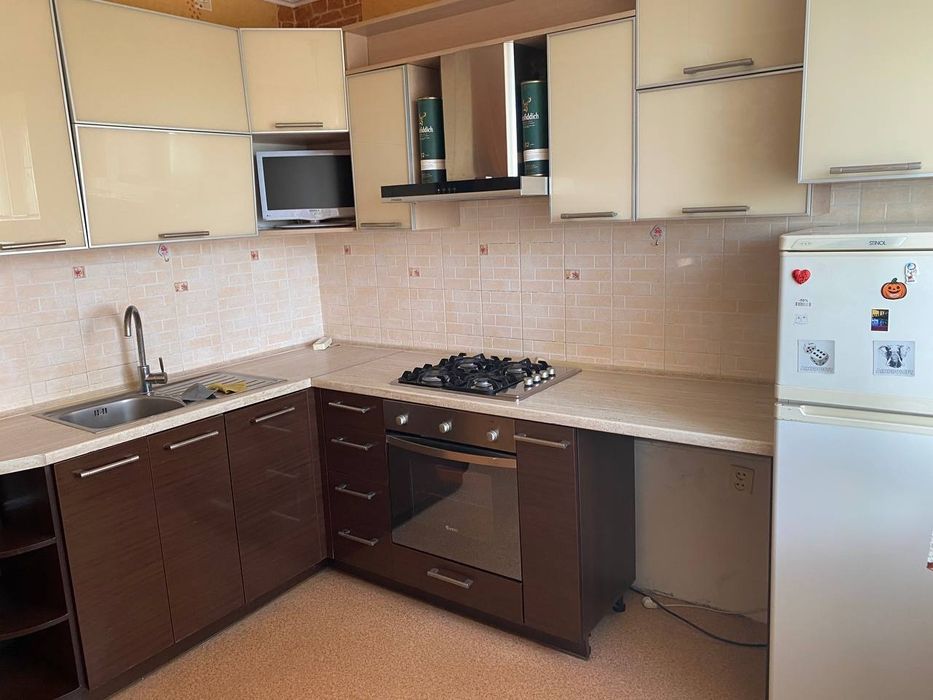 Сдам 2 комнатная квартира Жуковского. Капремонт.