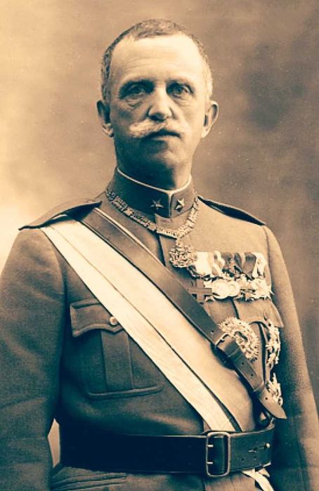 Mussolini - Documento assinado por Mussolini e Rei de Itália - 1926