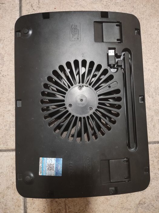 Підставка для ноутбука з охолодженням та USB-підключенням