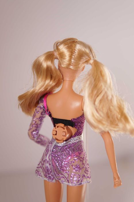Barbie Ginasta - Barbie Gymnastic Divas Twirl Team (2007)