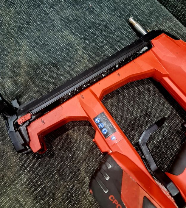 Цвяхозабивач [по бетону] Hilti BX 3