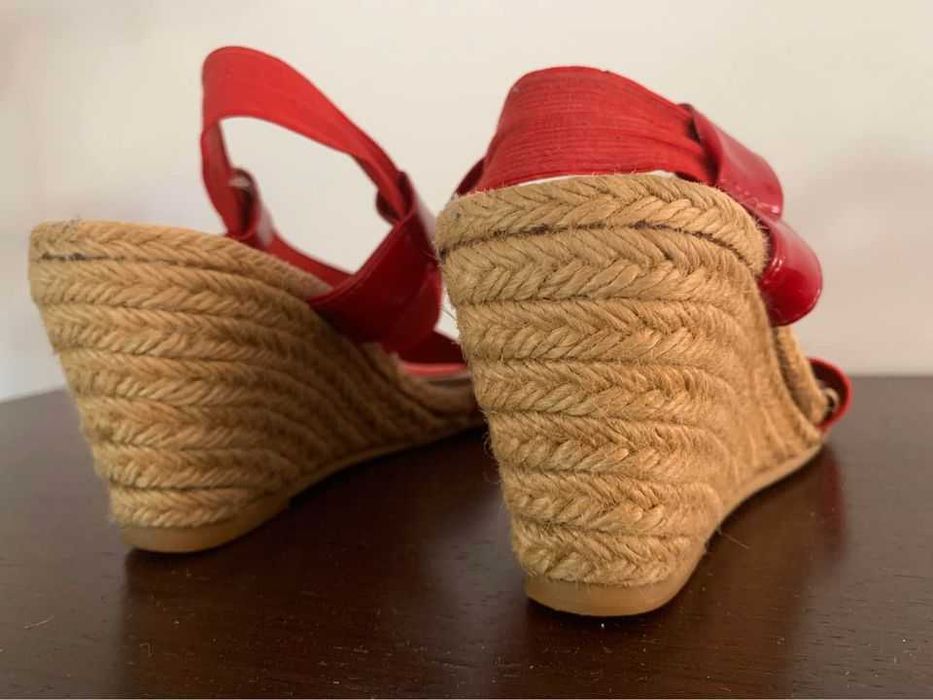 Sandálias de Verão em cordão trançado com tiras vermelhas
