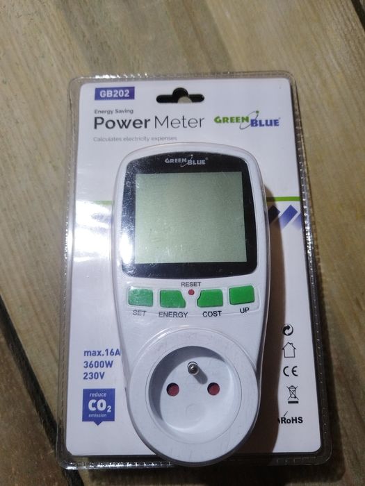 Dwa nowe woltomierze