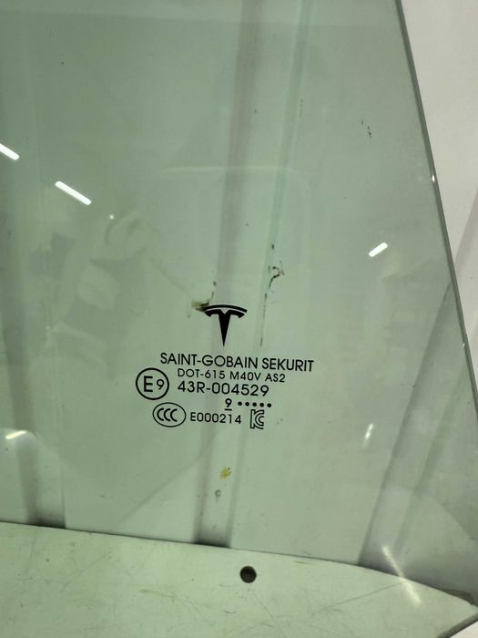 Скло Праве заднє переднє Tesla MY 22 M3 18- MS 16-21 скло праве Тесла