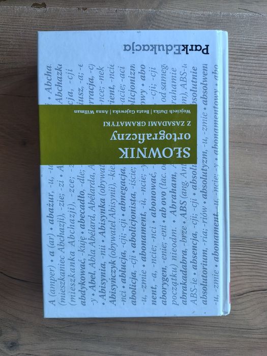 Słownik ortograficzny z zasadami gramatyki