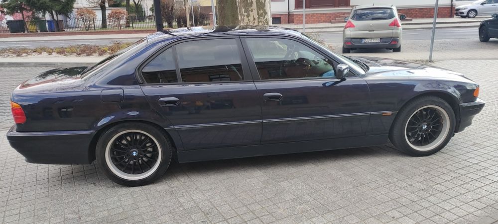 Witam sprzedam BMW e38