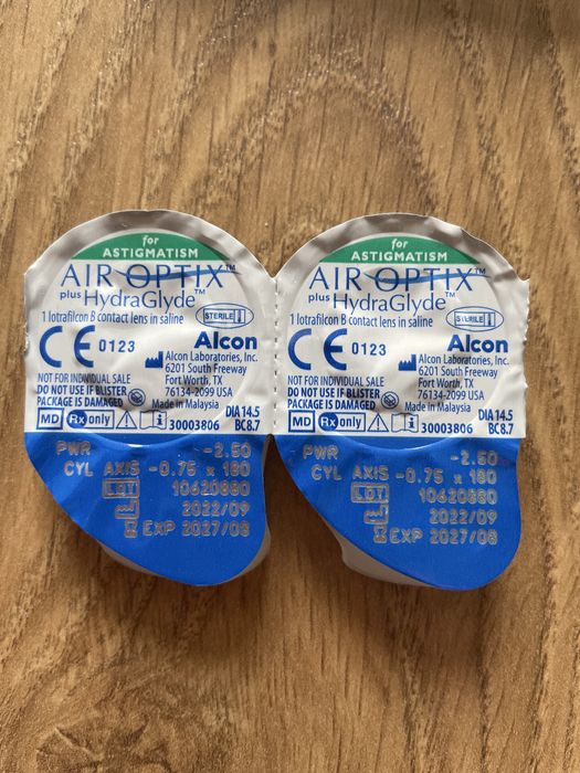 Alcon Air Optix plus HydraGlyde