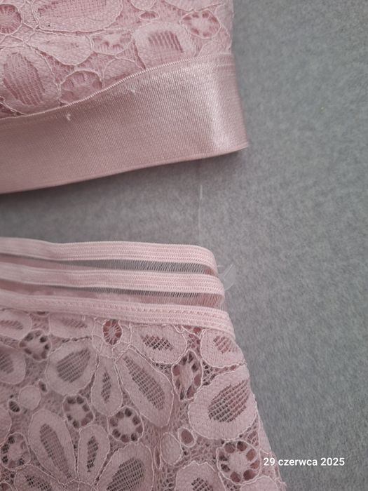 Piękne koronkowe body nowe S/M pudrowy róż