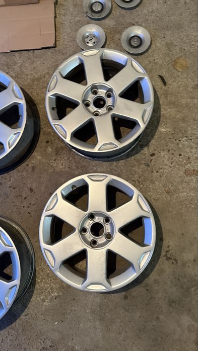 Audi Avus S4 r17 5 112 et38 7J