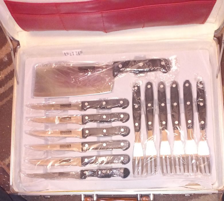 Nowy zestaw noży i widelców w walizce Edelstahl Rostfrei