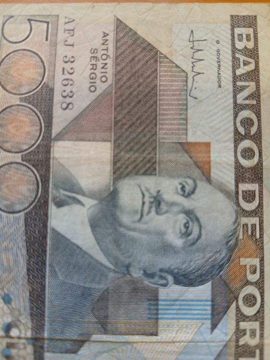 Nota de 5000 escudos e de 1000 escudos