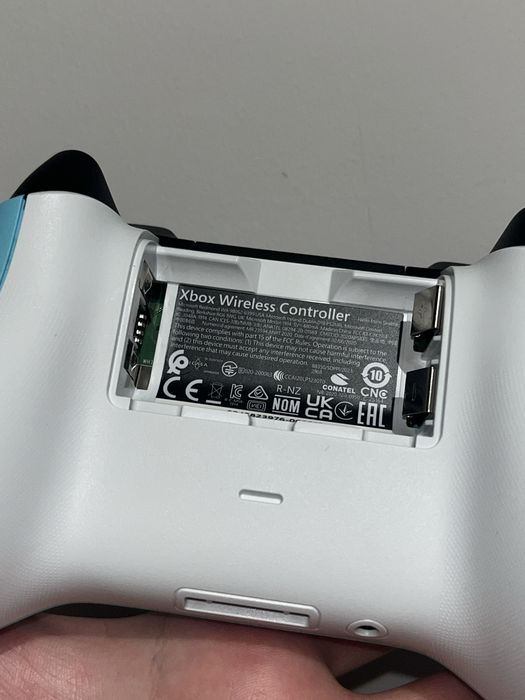 Niebieski Pad Xbox Wireless Controller