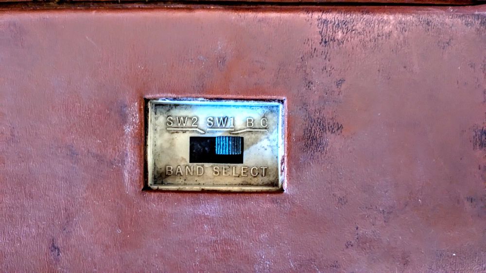 Rádio Vintage SANYO All Wave Deluxe – BC / SW1 / SW2 (colecionadores)