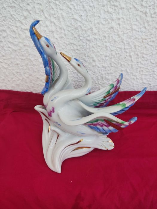Cisnes em porcelana Eden