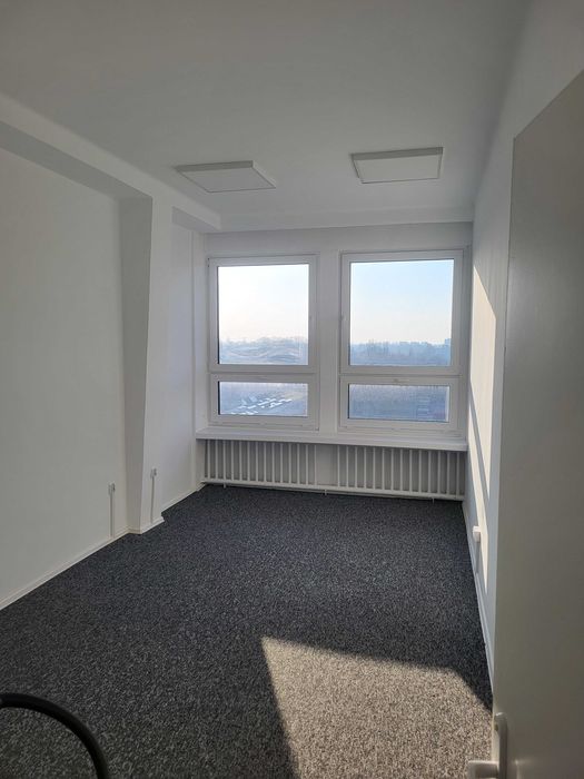 Biuro na wynajem Łódź Teofilów | 18m² | TeoPark Wersalska 47/75 | parking | recepcja | 24/7