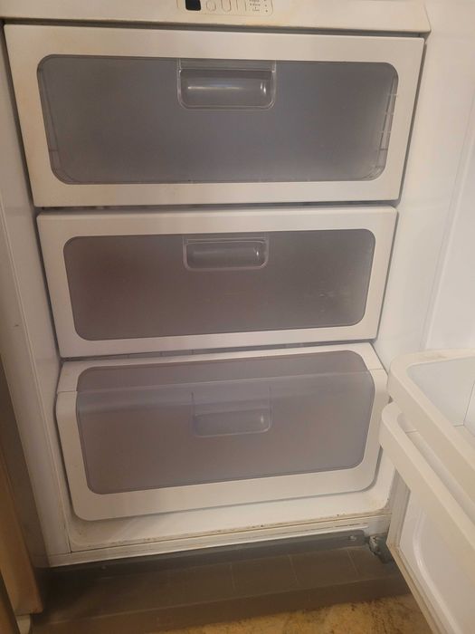 Sprzedam lodówkę – do naprawy lub na części