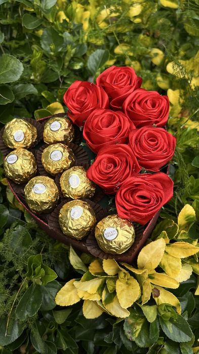 Arranjo rosas de cetim