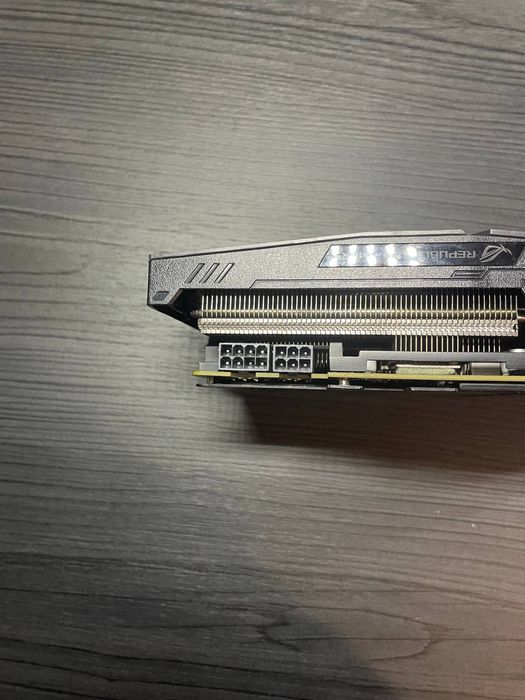 Продам видеокарту ASUS ROG STRIX GeForce RTX 2070 8GB GDDR6