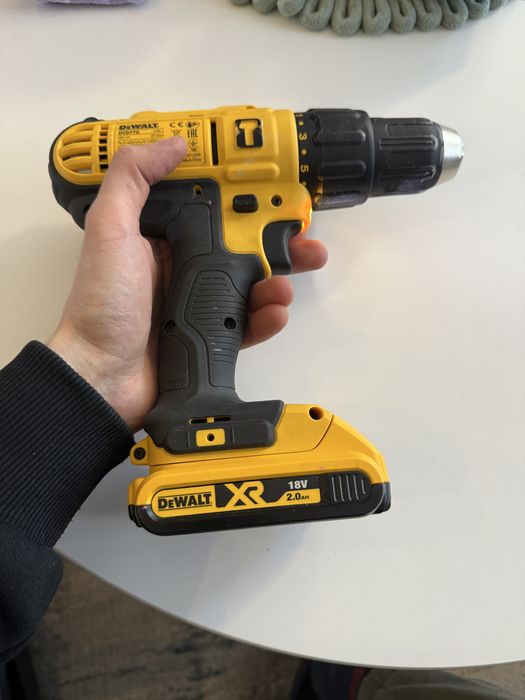 Wiertarko wkrętarka dewalt  DCD776 akumulatorem i ladowarka + walizka