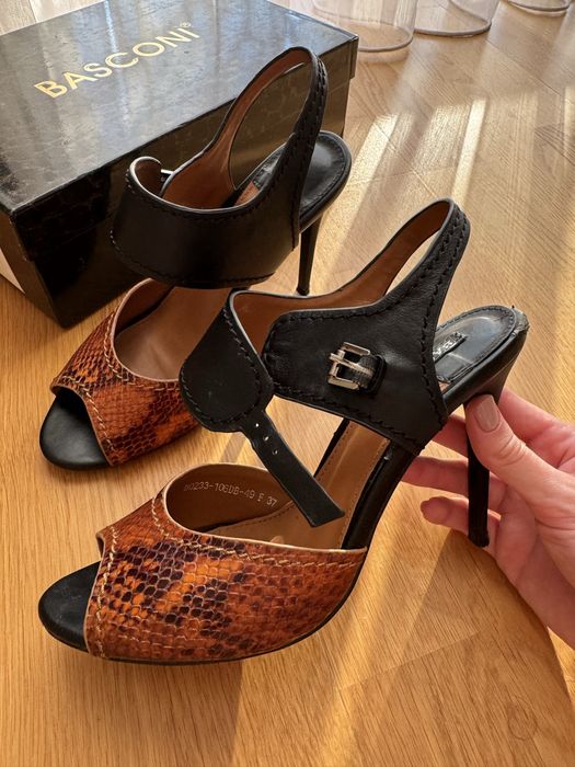 Елегантні босоніжки на підборах з натуральної шкіри