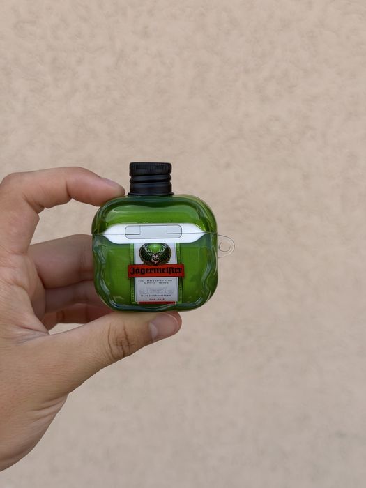 Чехол на AirPods 4, pro 2 з брендуванням Absolut Vodka та Jägermeister