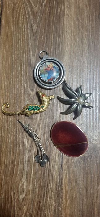 Stare broszki vintage