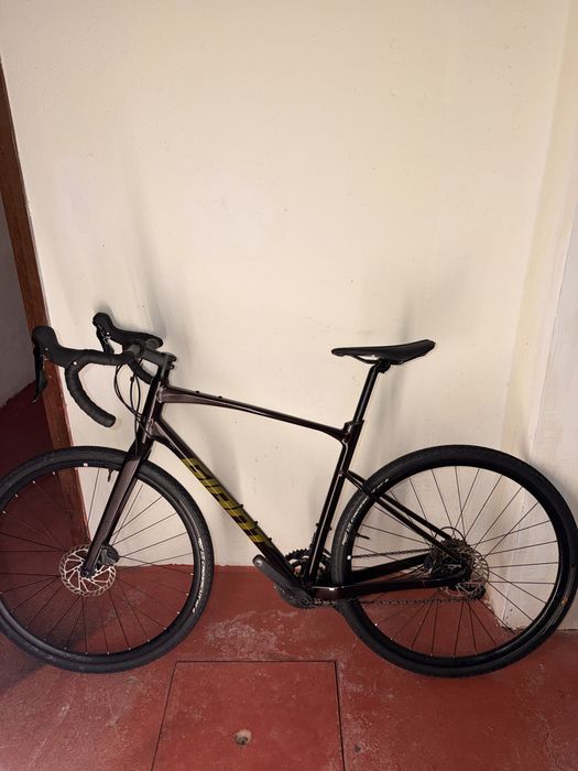 Bicicleta de Gravel - Giant Revolt 1 2024 - Como nova