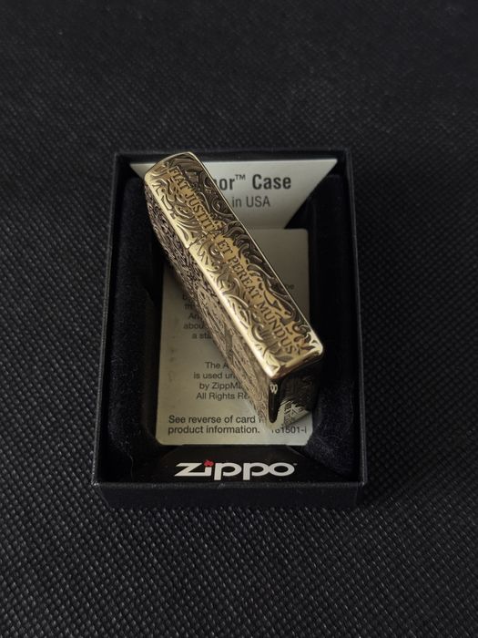 Нова оригінальна запальничка Zippo Constantine Armor Brass