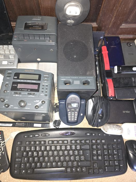Conjunto Artigos Electrónicos64738226254466124