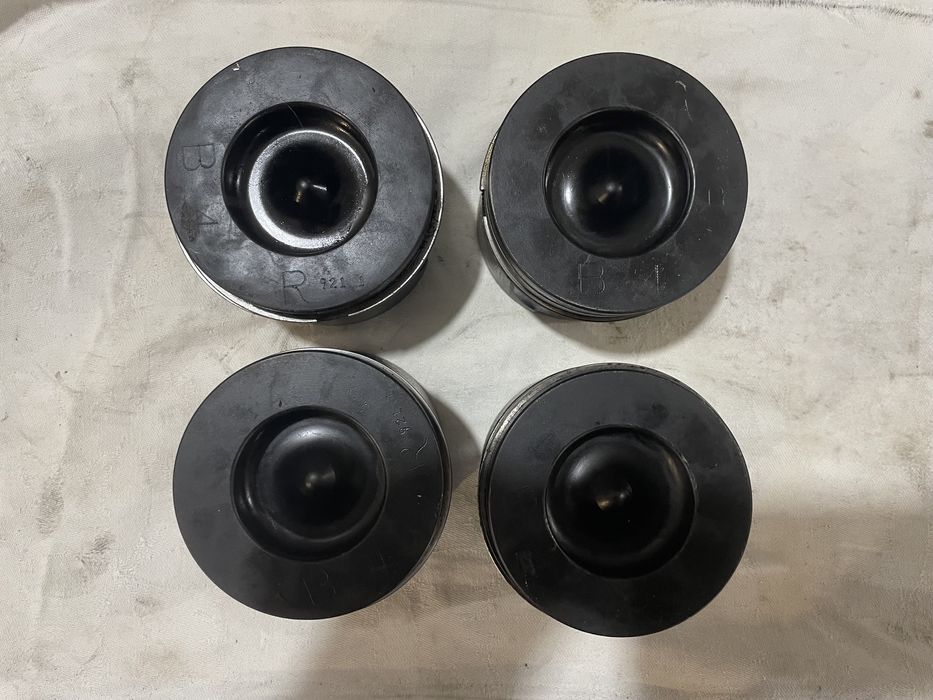 Поршень Mazda 3 BL 6 GH CX-7 R2AA 2.2 дизель 2008-2012