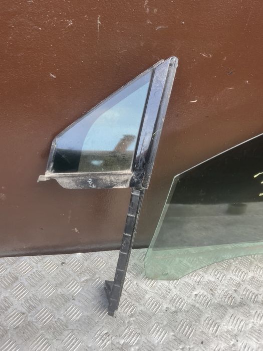 Стекло в дверь водителя ford fusion год 14