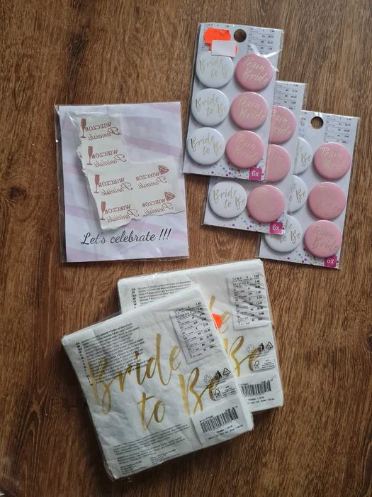 Wieczór panieński przypinki, dekoracje