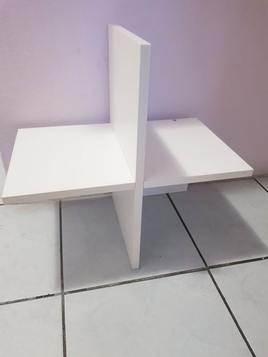 Polka ścienna wiszaca krzyzak meble Vox