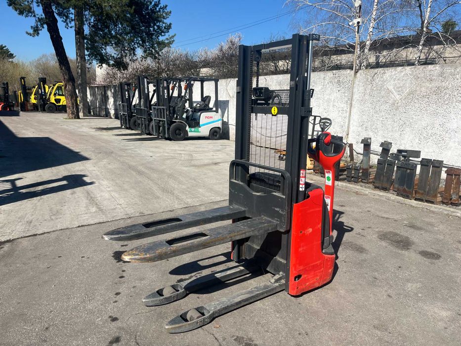 Самохідний електро штабелер  Linde L10B