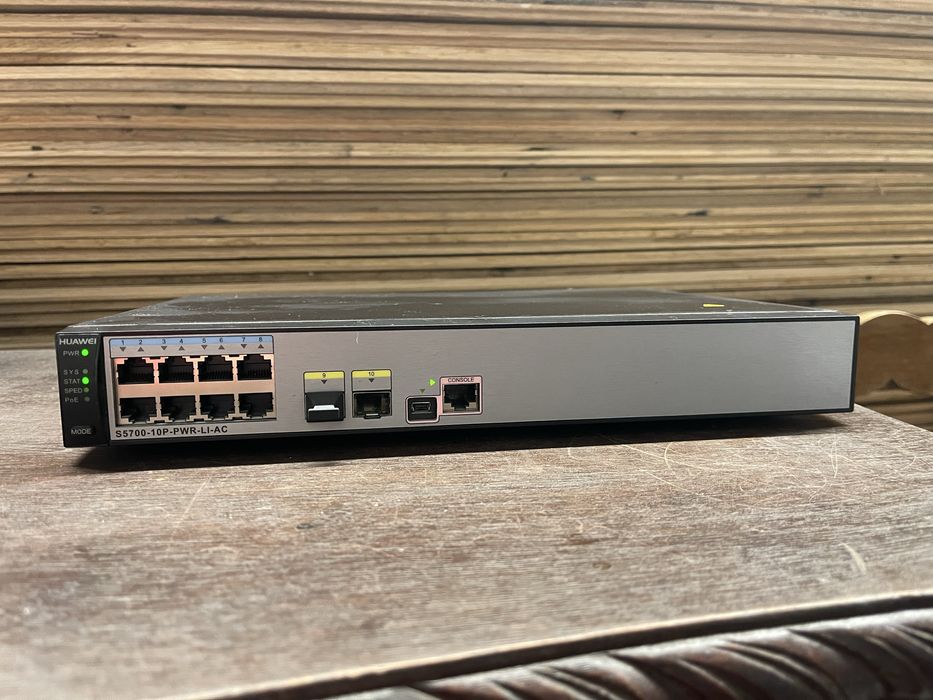 Huawei S5700‑10P PoE+ – Switch Profissional, Impecável!