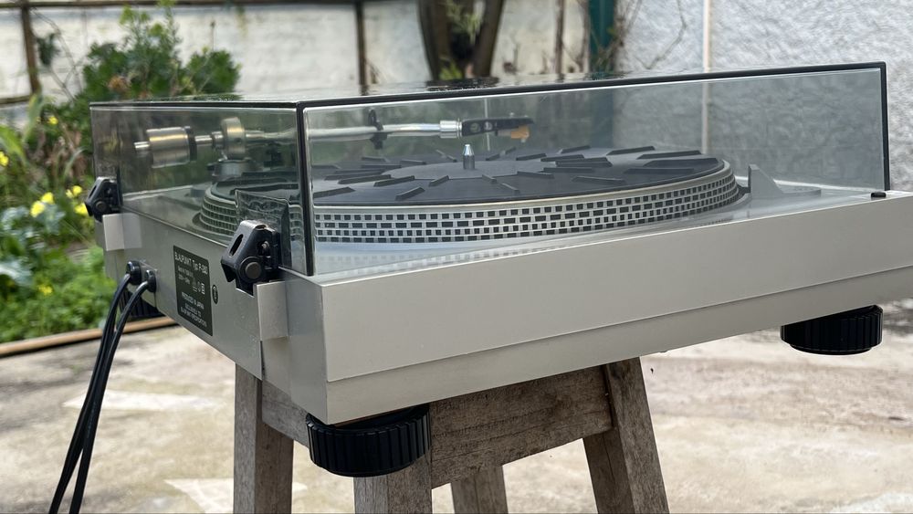 Blaupunkt P-240 Gira-discos Automático Direct Drive (Made in Japan)