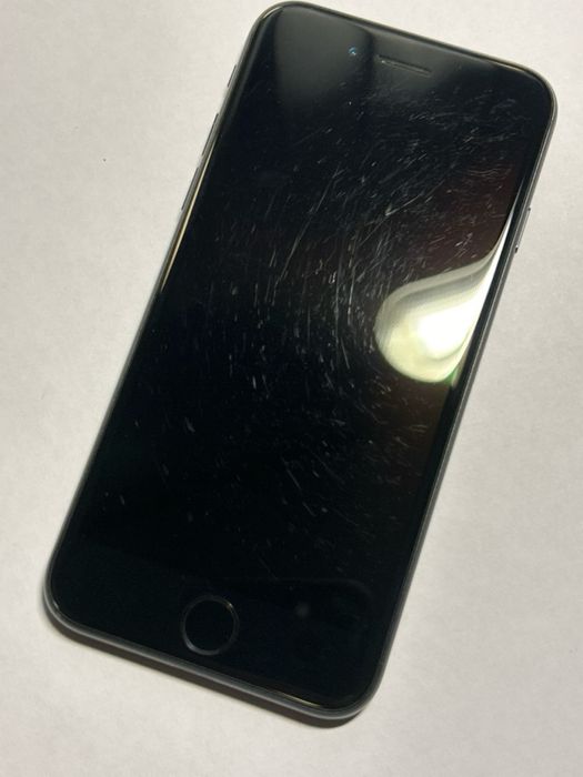 iPhone SE 2020 64GB чорний, акумулятор 93%